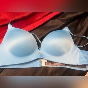 Vs so obsessed padded wireless bra size 34a baby blue